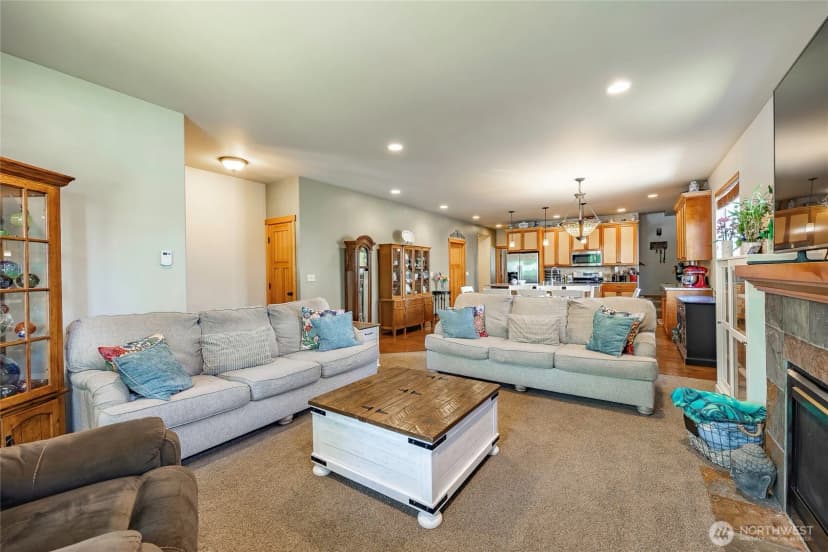 Property photo for 1461 Lupin Street, Lynden photo 9