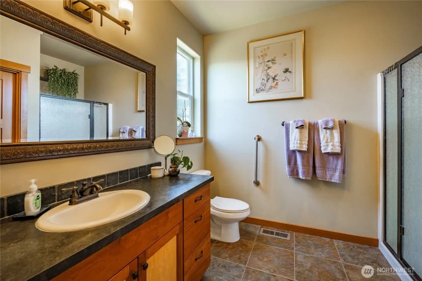 Property photo for 1461 Lupin Street, Lynden photo 20