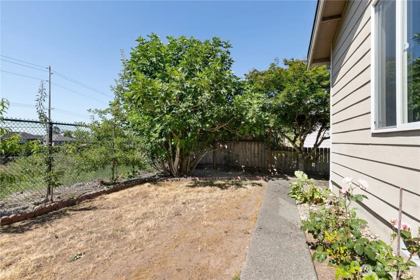 Property photo for 6013 Ne 4th Place, Renton photo 21