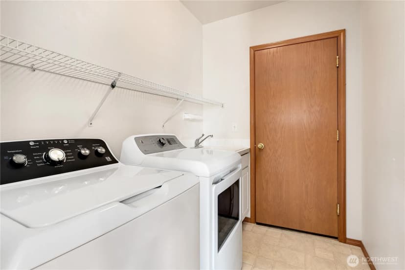 Property photo for 6013 Ne 4th Place, Renton photo 18