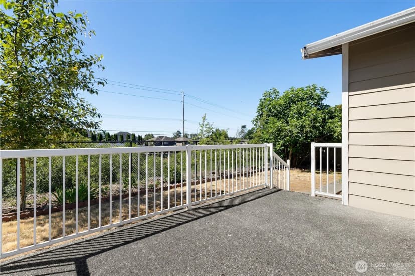 Property photo for 6013 Ne 4th Place, Renton photo 20