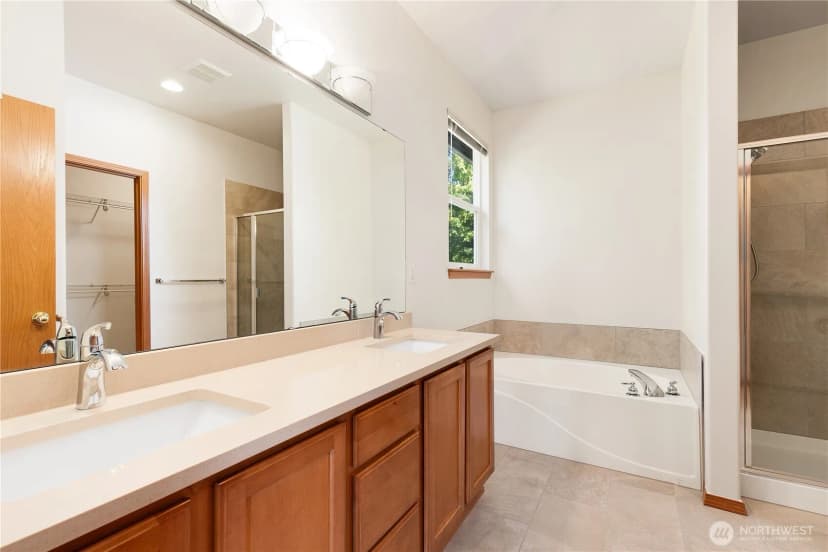 Property photo for 6013 Ne 4th Place, Renton photo 16