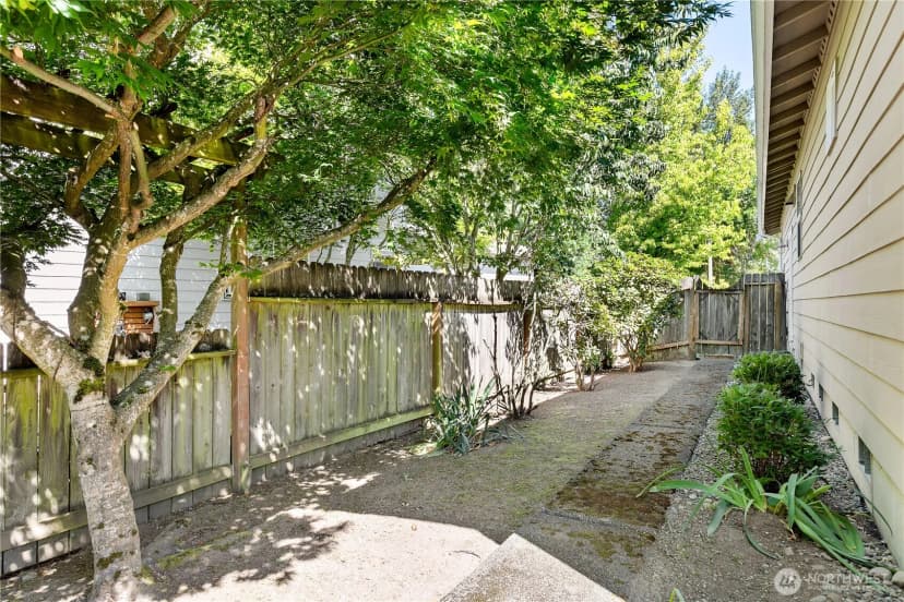 Property photo for 6013 Ne 4th Place, Renton photo 22