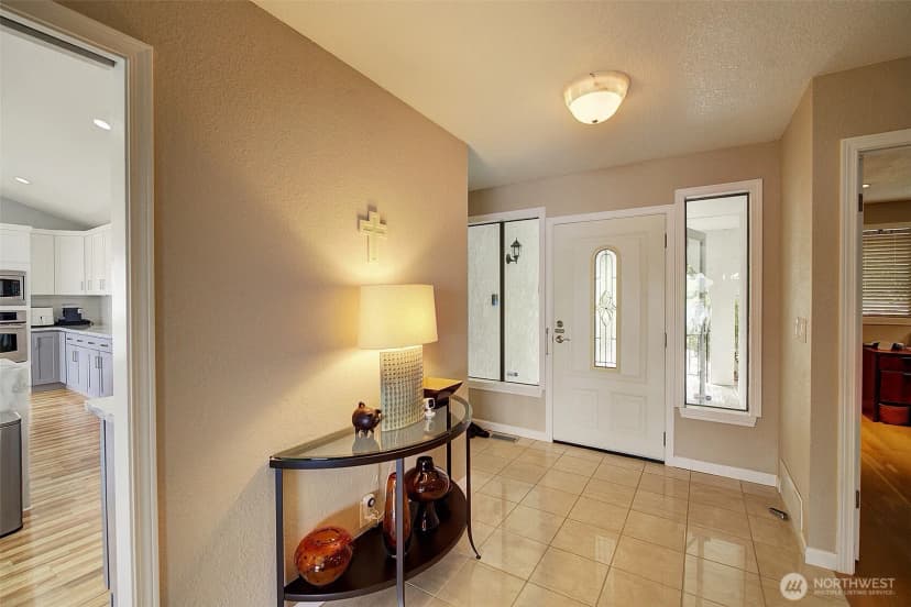 Property photo for 14820 39th Avenue Ne, Lake Forest Park photo 9