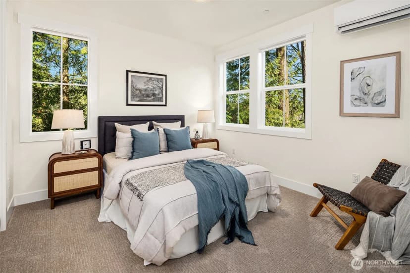 Property photo for 11814 Ne 103rd Place, Kirkland photo 18