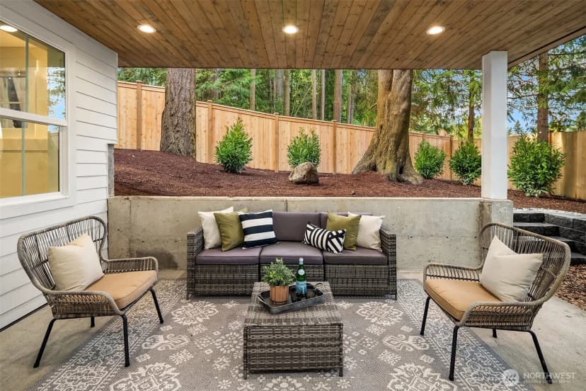 Property photo for 11814 Ne 103rd Place, Kirkland photo 8