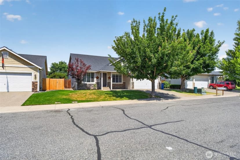 Property photo for 107 W 26th Avenue, Ellensburg photo 3