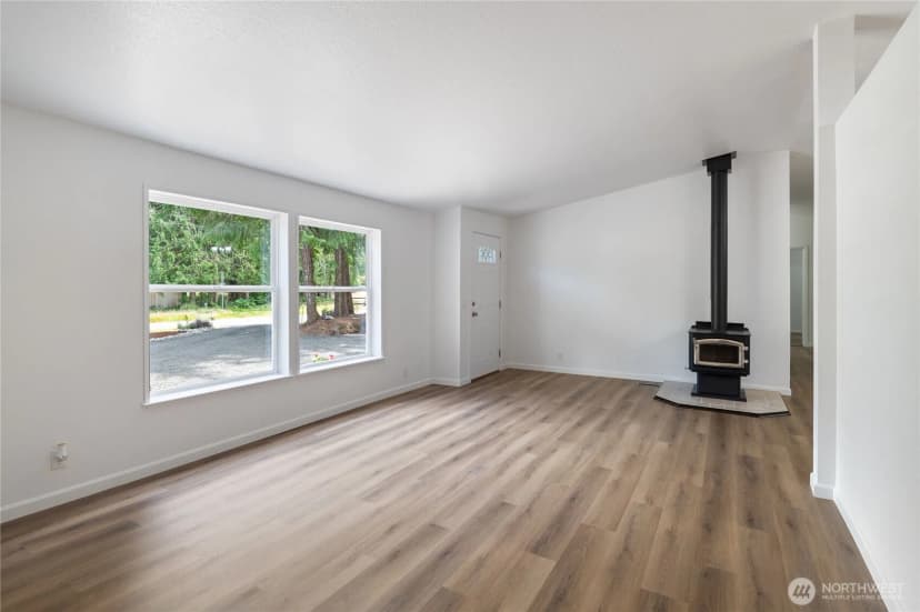 Property photo for 21 E Willopa Road, Shelton photo 13