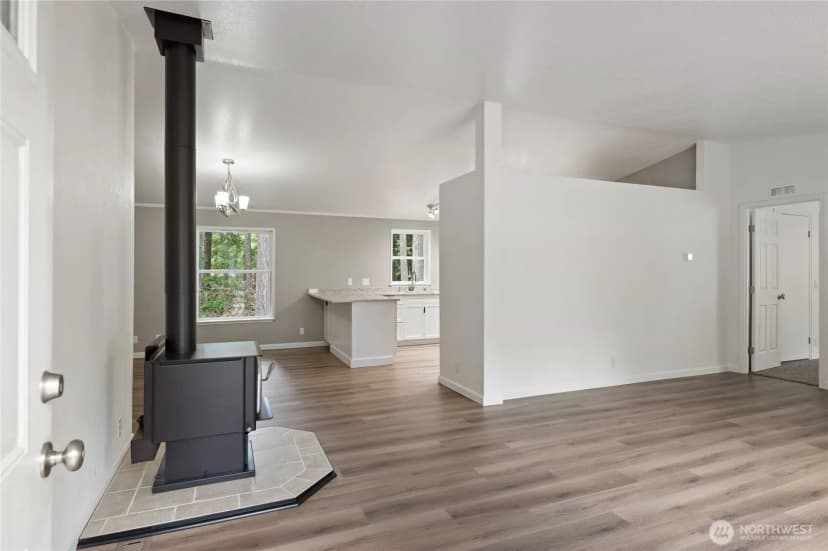 Property photo for 21 E Willopa Road, Shelton photo 11