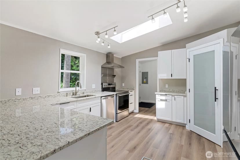 Property photo for 21 E Willopa Road, Shelton photo 19