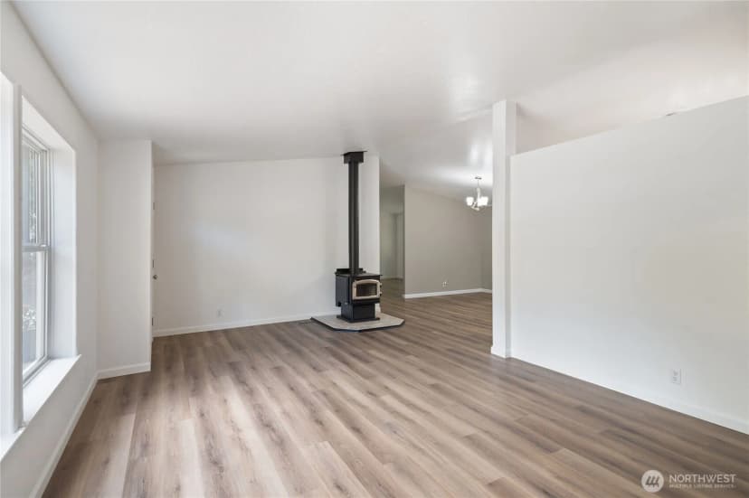 Property photo for 21 E Willopa Road, Shelton photo 14