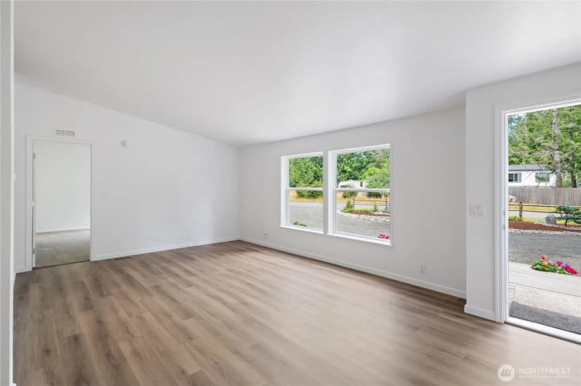 Property photo for 21 E Willopa Road, Shelton photo 10