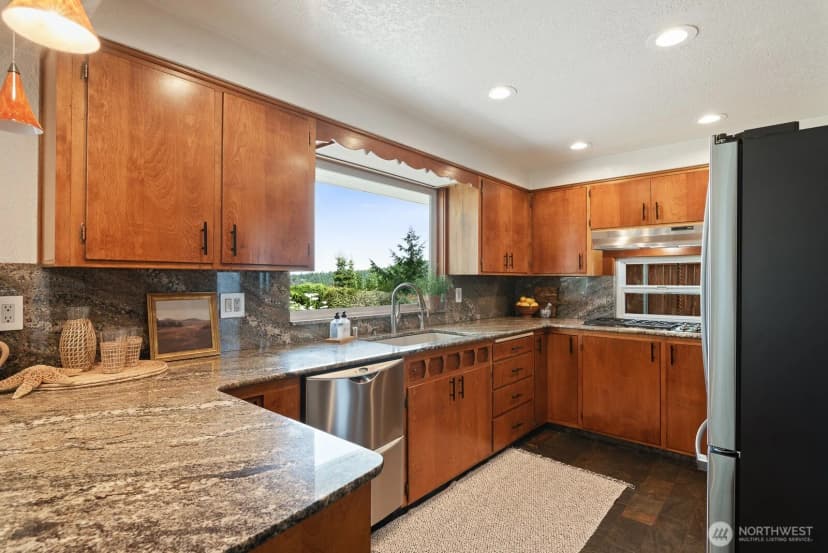 Property photo for 4053 Edith Point Road, Anacortes photo 17