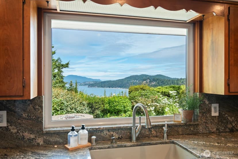 Property photo for 4053 Edith Point Road, Anacortes photo 19