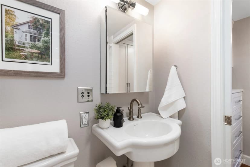 Property photo for 1017 Minor Avenue #205, Seattle photo 25