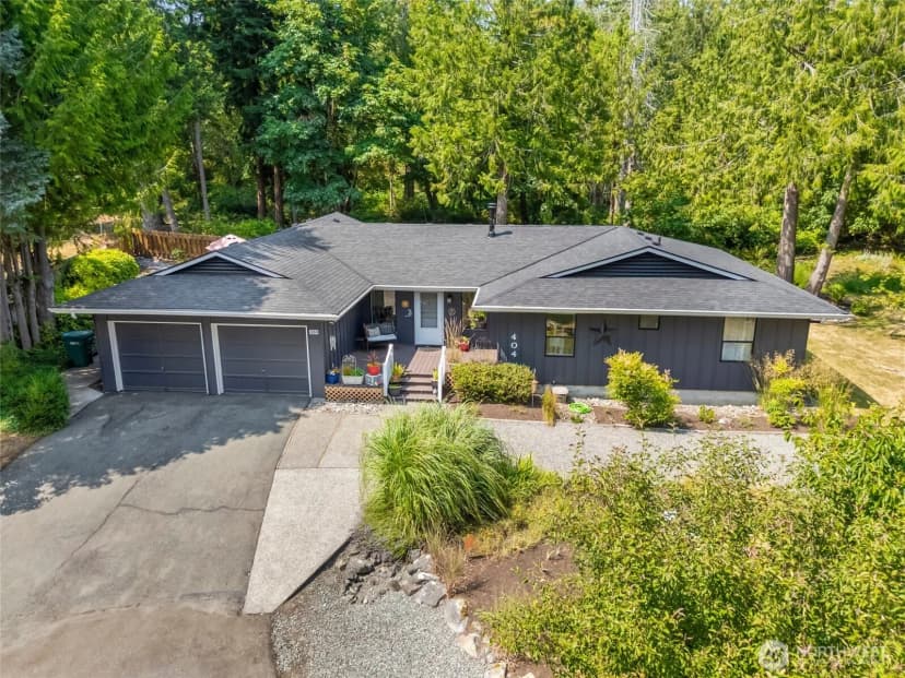 Property photo for 404 Nooksack Pl, La Conner