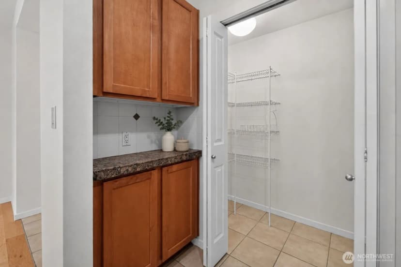 Property photo for 2901 Ne Blakeley #401, Seattle photo 15
