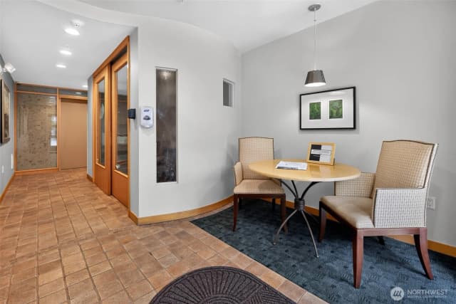 Property photo for 2901 Ne Blakeley #401, Seattle photo 2