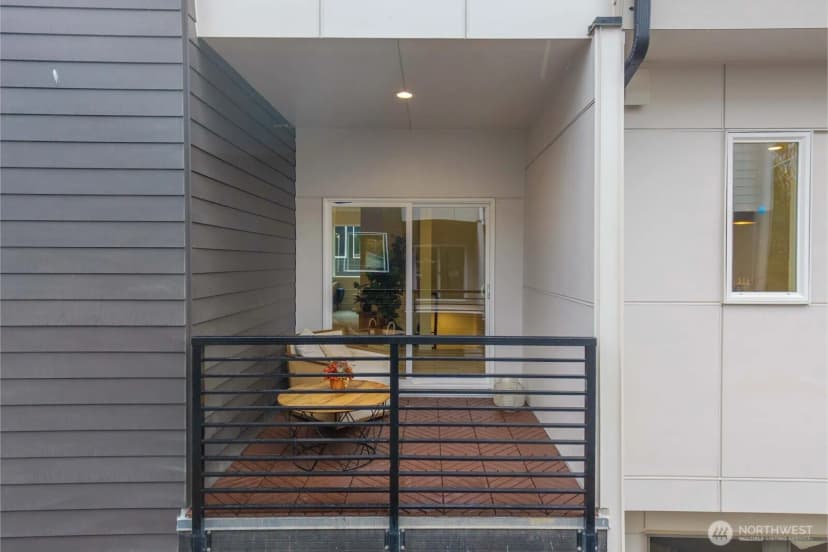 Property photo for 11544 17th Circle Sw, Burien photo 30