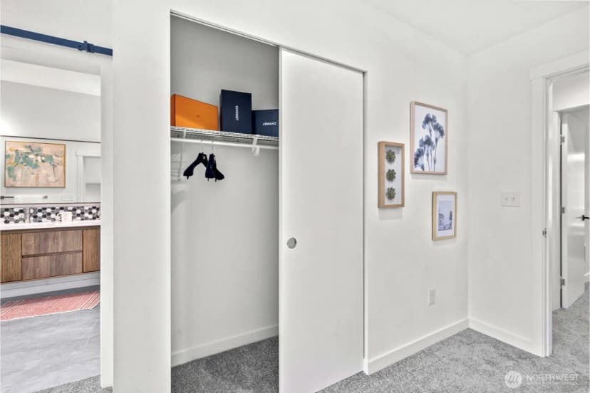 Property photo for 11544 17th Circle Sw, Burien photo 23