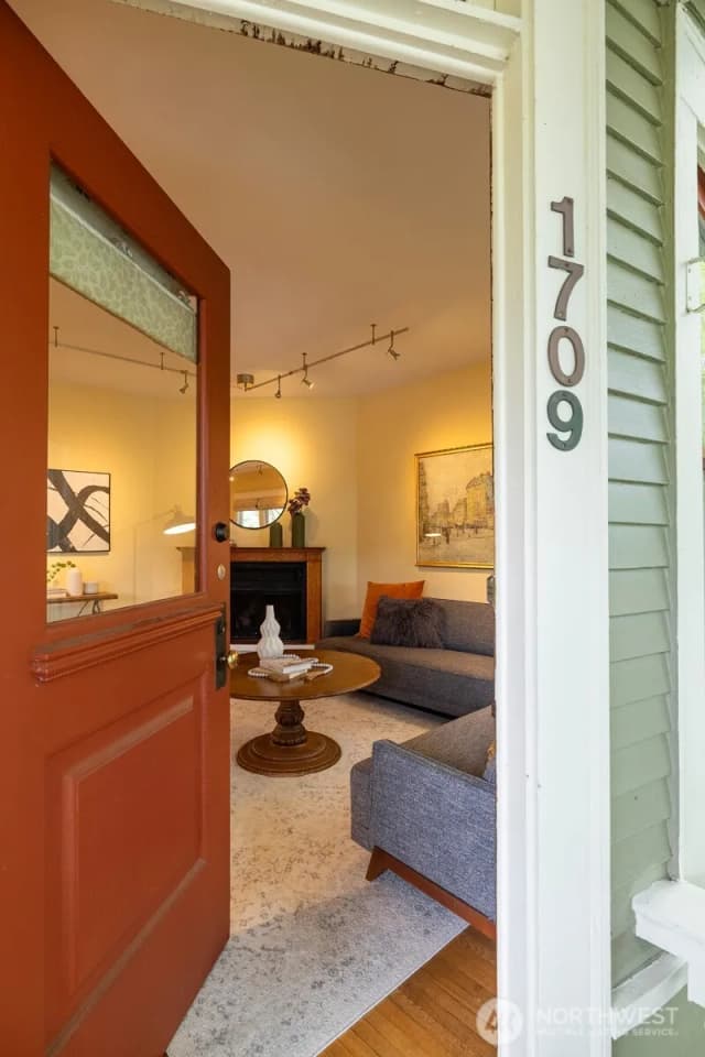 Property photo for 1709 E Republican Street #6, Seattle photo 5