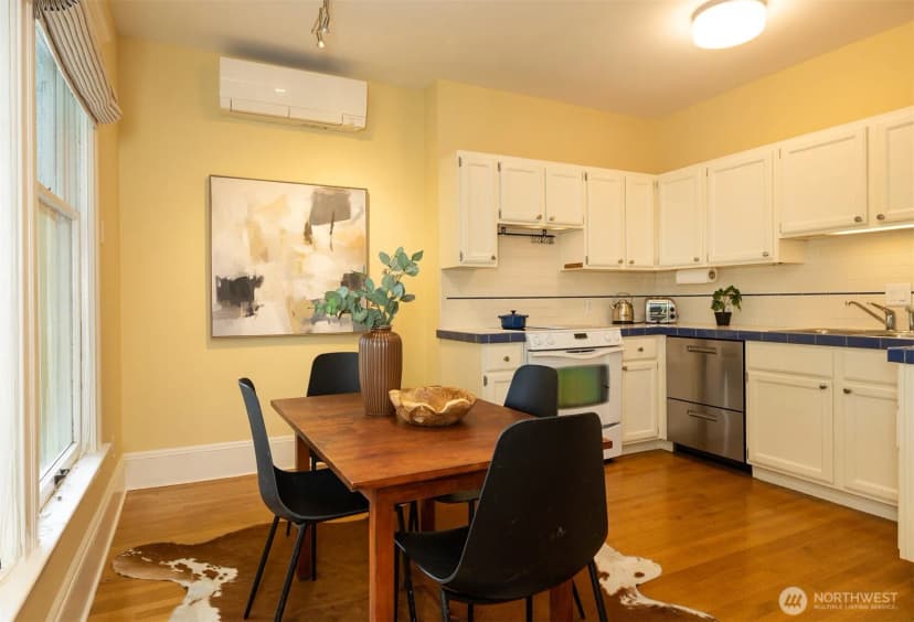 Property photo for 1709 E Republican Street #6, Seattle photo 11
