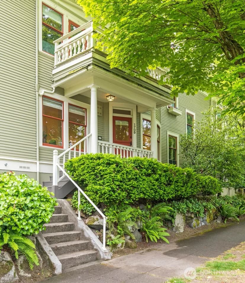 Property photo for 1709 E Republican Street #6, Seattle photo 2