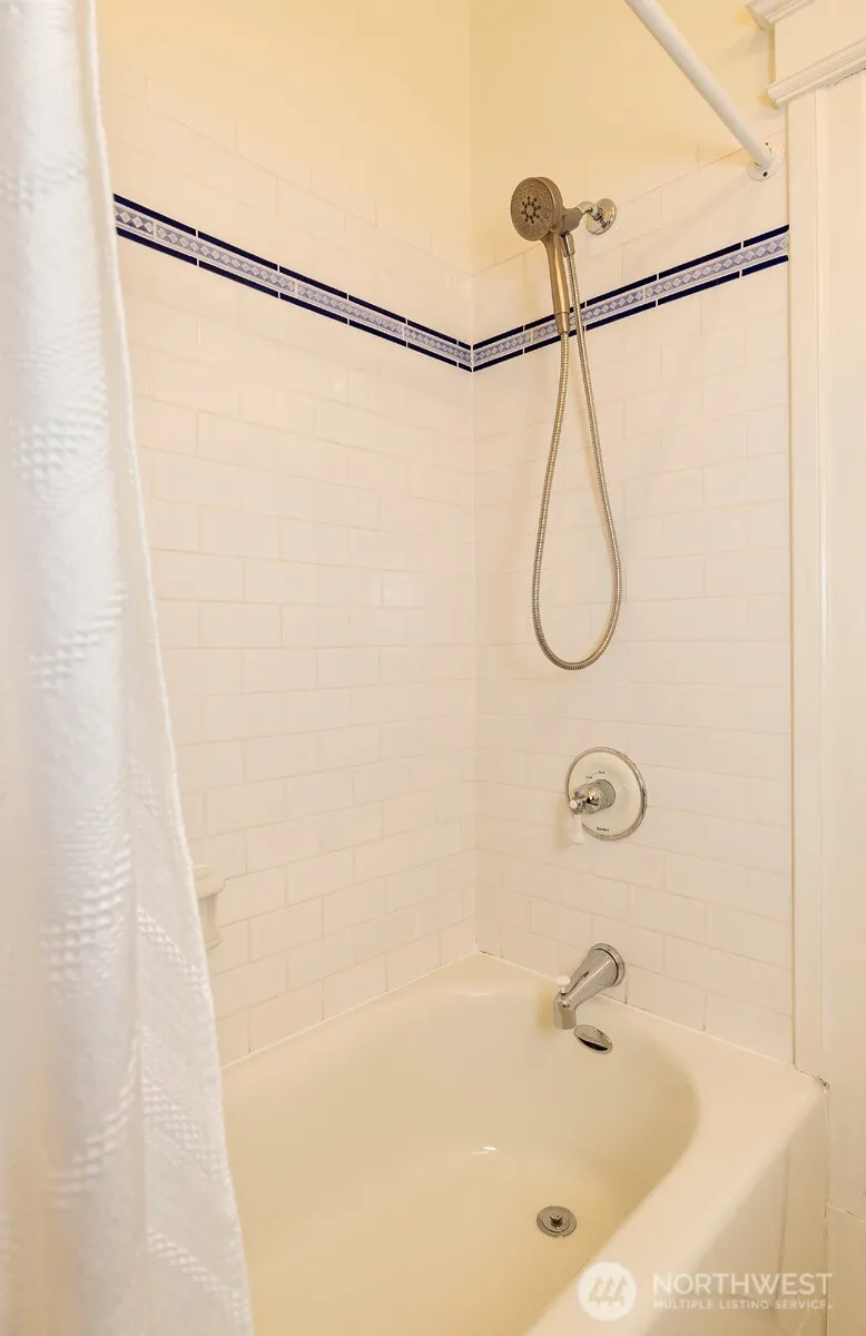 Property photo for 1709 E Republican Street #6, Seattle photo 17