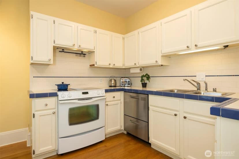 Property photo for 1709 E Republican Street #6, Seattle photo 12
