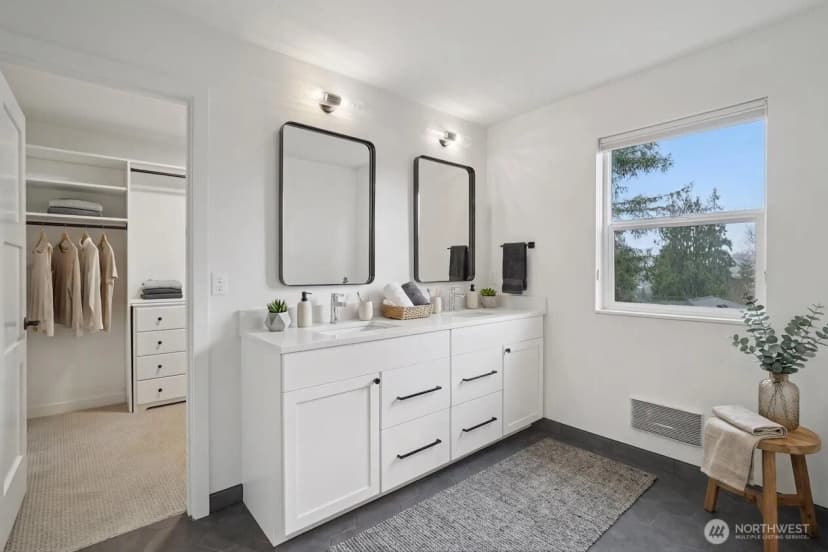Property photo for 12332 38th Avenue Ne, Seattle photo 15