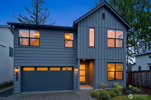 Property photo for 12332 38th Avenue Ne, Seattle photo 3