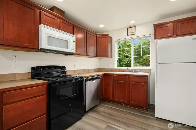 Property photo for 4218 Pasadena Place Ne, Seattle photo 15