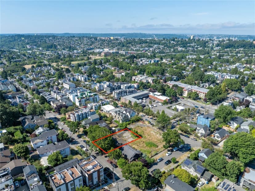 Property photo for 811 29th Avenue S, Seattle photo 6