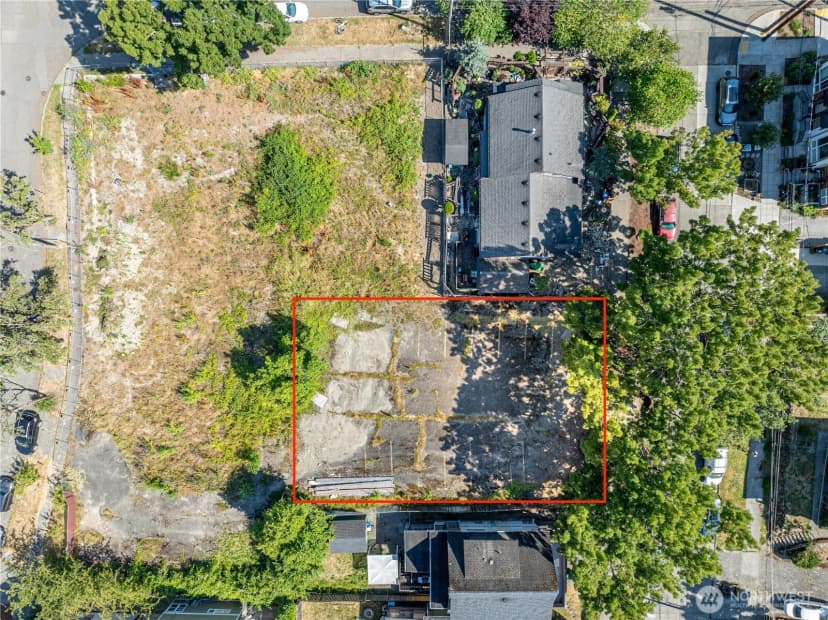 Property photo for 811 29th Avenue S, Seattle photo 3