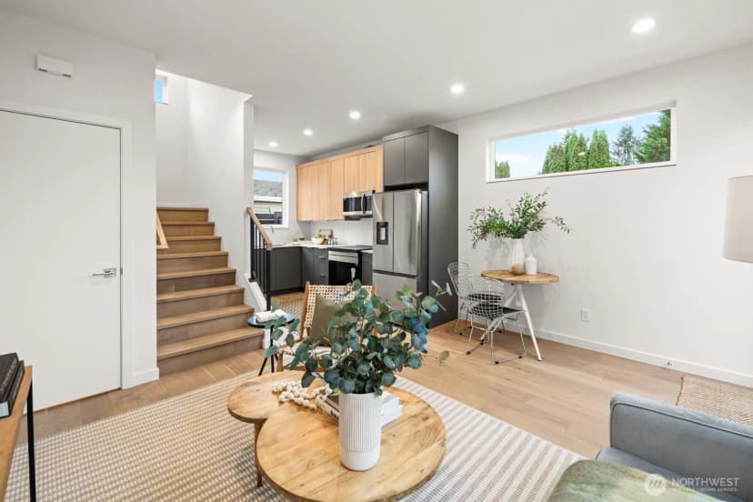 Property photo for 713 B N 70th Street, Seattle photo 5