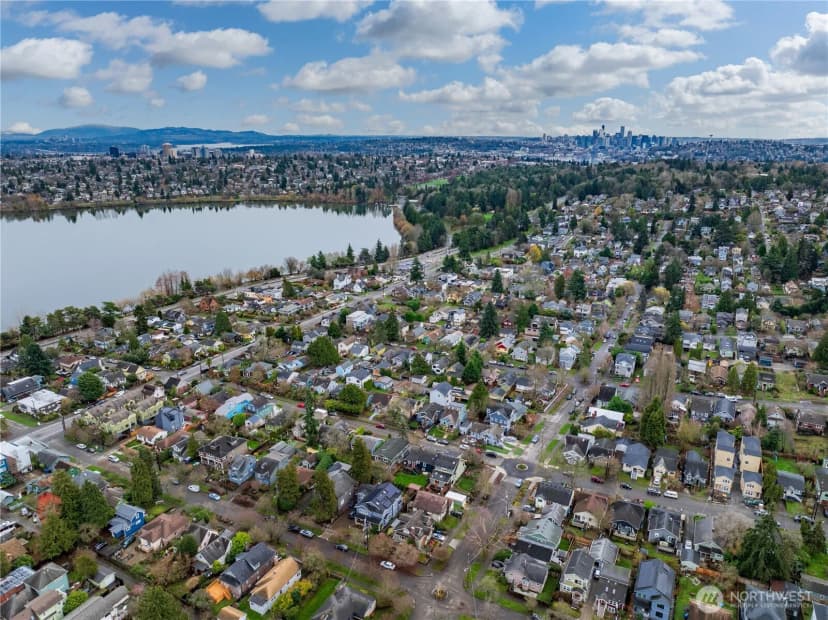 Property photo for 713 B N 70th Street, Seattle photo 27