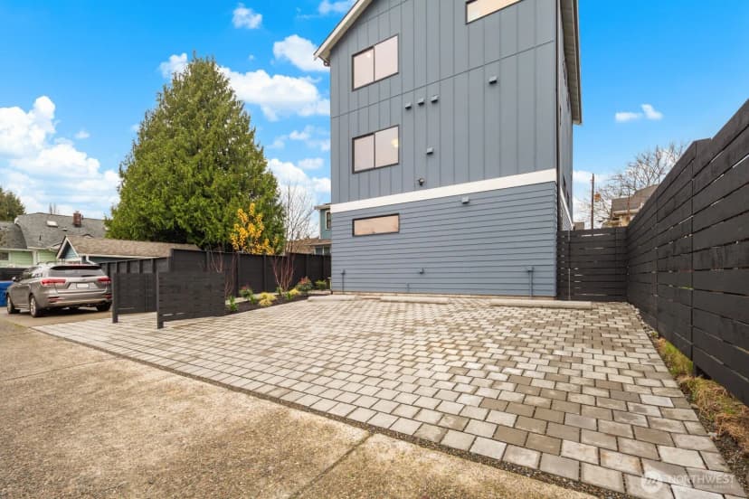 Property photo for 713 B N 70th Street, Seattle photo 23