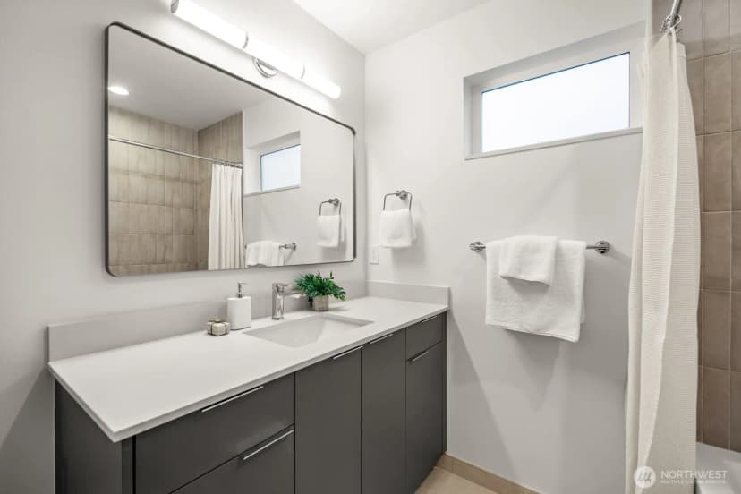 Property photo for 713 B N 70th Street, Seattle photo 18