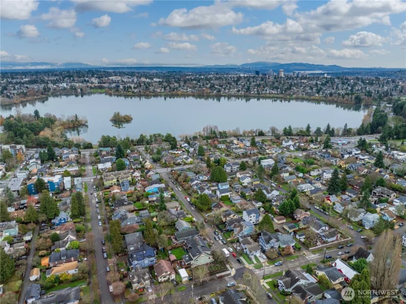 Property photo for 713 B N 70th Street, Seattle photo 26