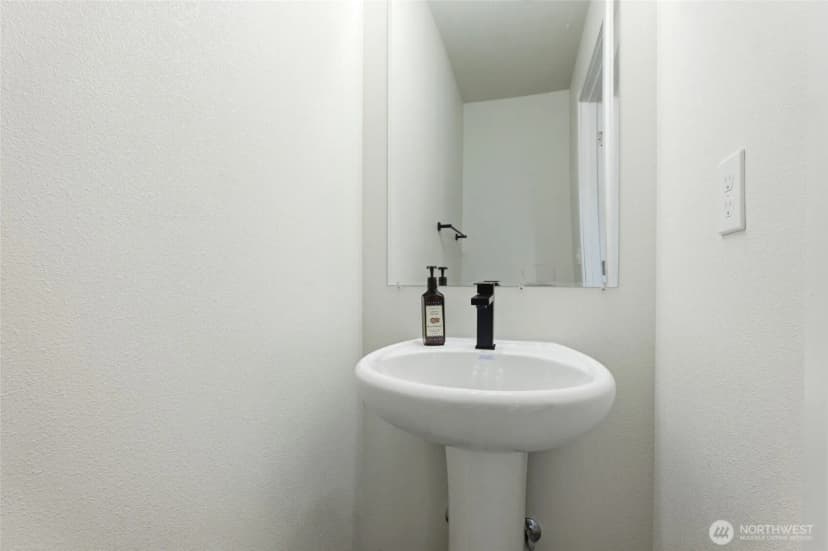 Property photo for 6214 Knoble Road E, Spanaway photo 14