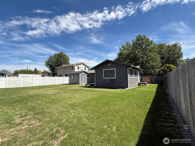Property photo for 424 Sw 3rd Street, College Place photo 28