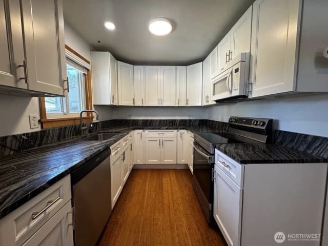 Property photo for 424 Sw 3rd Street, College Place photo 2