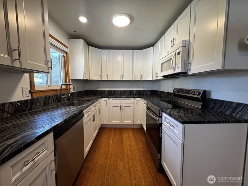 Property photo for 424 Sw 3rd Street, College Place photo 2