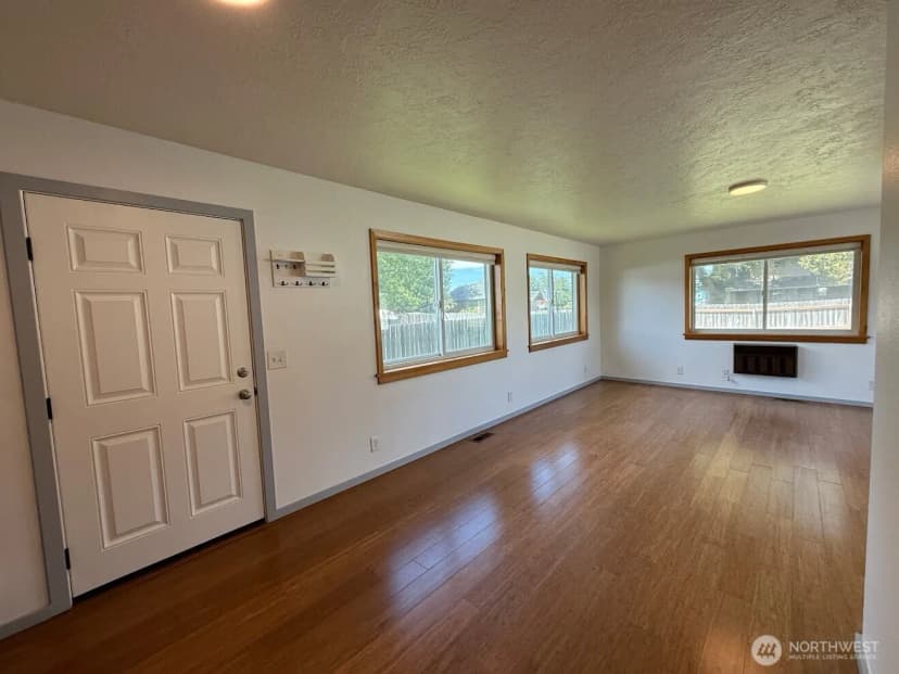 Property photo for 424 Sw 3rd Street, College Place photo 12
