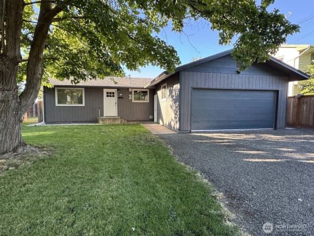 Property photo for 424 Sw 3rd Street, College Place