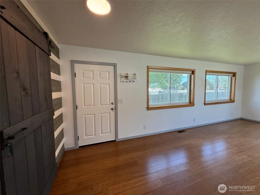 Property photo for 424 Sw 3rd Street, College Place photo 10