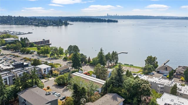 Property photo for 10110 Ne 60th Street #104, Kirkland
