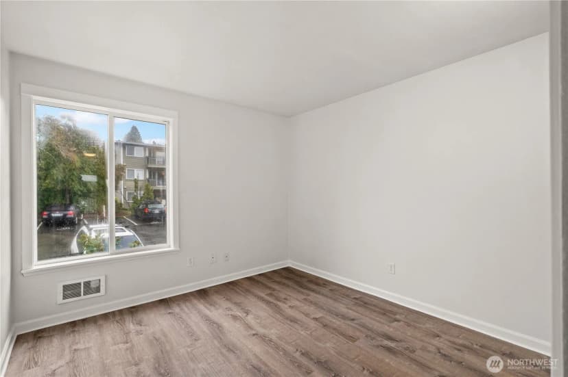 Property photo for 10110 Ne 60th Street #104, Kirkland photo 15