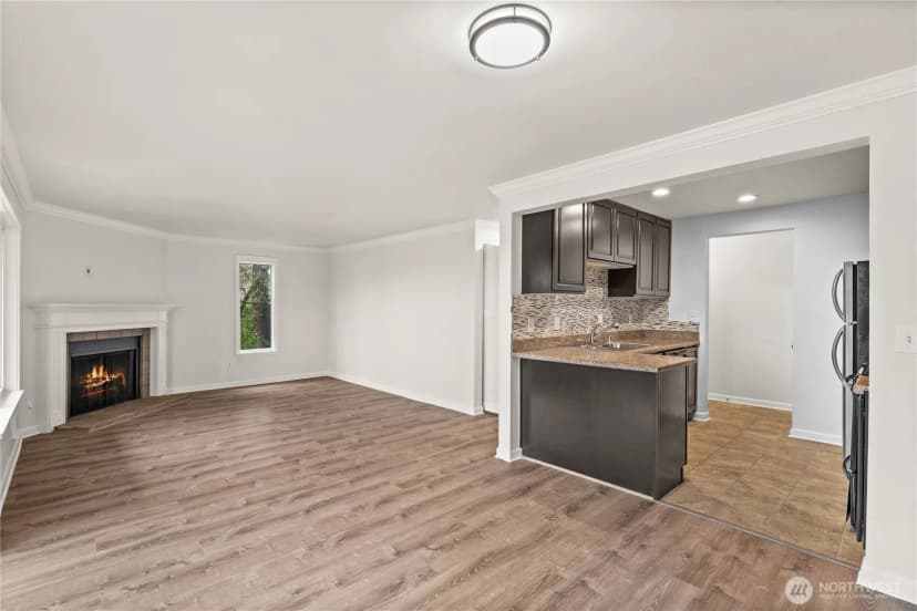 Property photo for 10110 Ne 60th Street #104, Kirkland photo 7