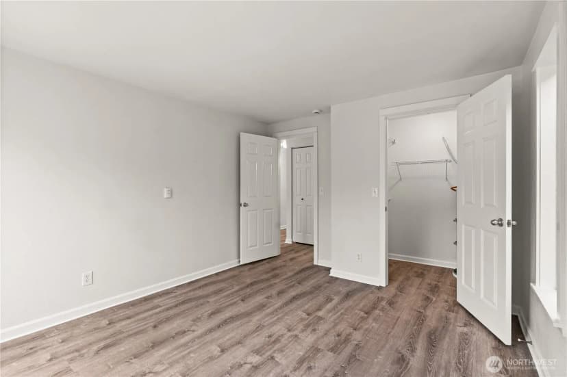 Property photo for 10110 Ne 60th Street #104, Kirkland photo 16